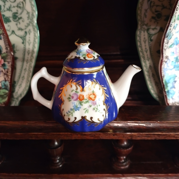 EUC Miniature Cobalt Floral Teapot - Picture 3 of 11